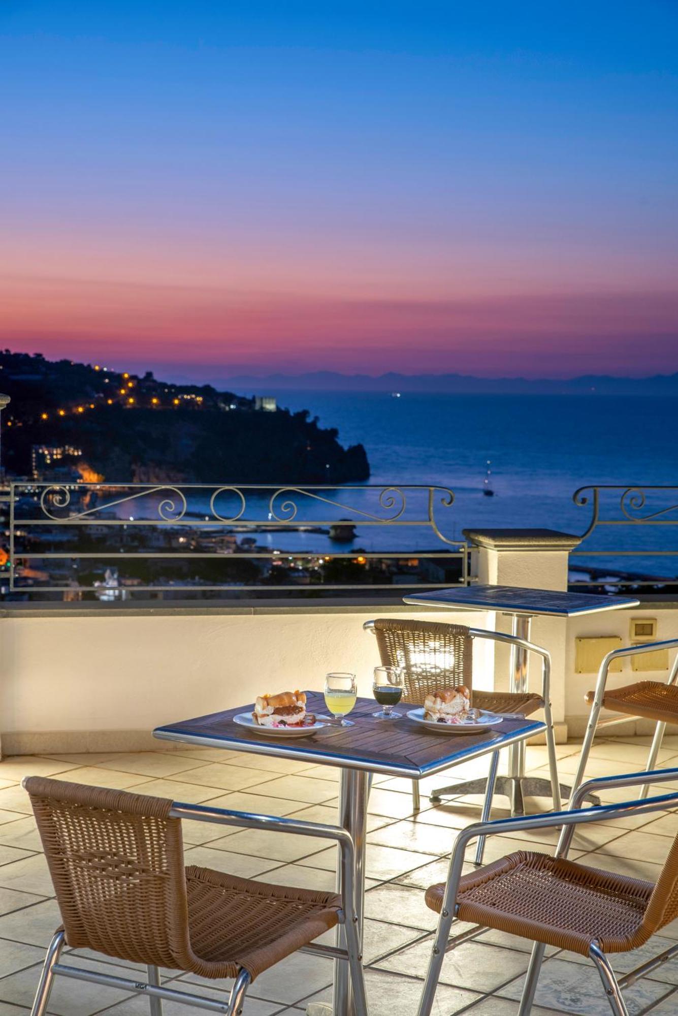 Hotel Bel Tramonto Casamicciola Terme Extérieur photo